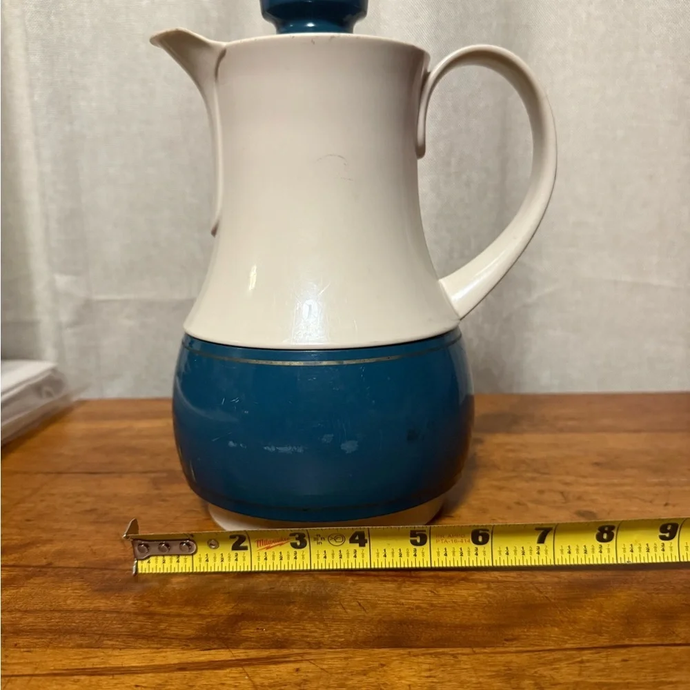 Vintage Thermos Pitcher #570 Plastic&Insulated Glass- Hot/Cold - Twist Off Lid